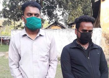 मानव वेचविखनको आरोपमा पक्राउ परेका तीन युवा पुर्पक्षका लागि झुम्का कारागार चलान