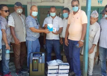 स्वास्थ्य चौकी चक्रघट्टीलाई दुई लाख रुपैयाँ बराबरको स्वास्थ्य सामाग्री हस्तान्तरण