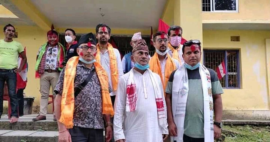 बराहक्षेत्रमा एमाले र जसपाका नेता कांग्रेसमा प्रवेश