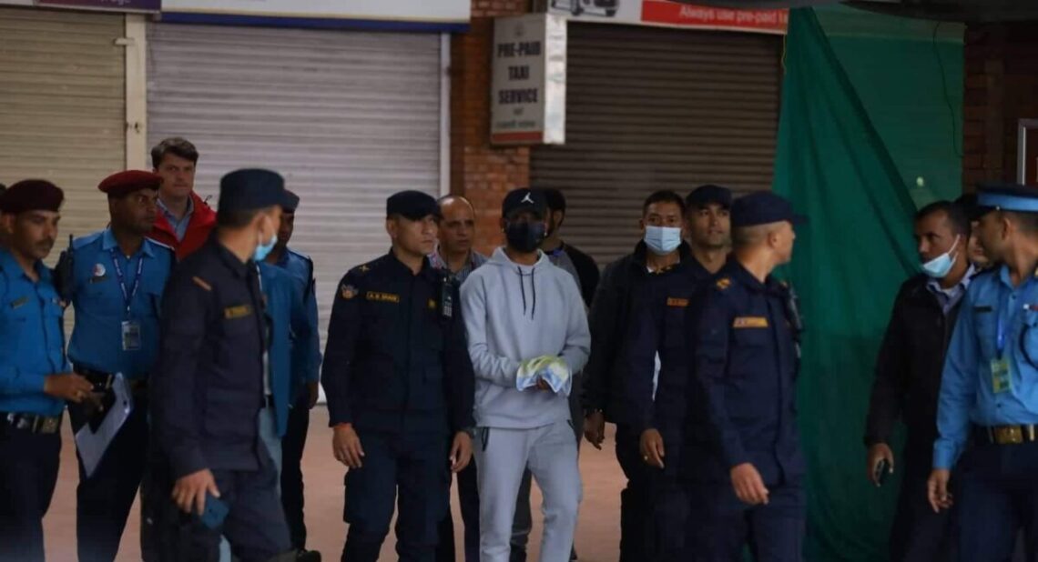 लामिछानेविरुद्ध सोमबार जिल्ला अदालत काठमाडौँमा मुद्दा दायर