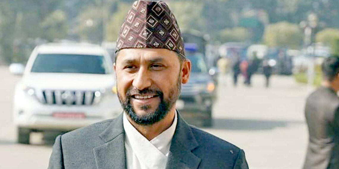 ६ महिना मै उपप्रधान तथा गृहमन्त्रालय पदभार पाएका लामिछानेकाे राजनैतिक यात्रा